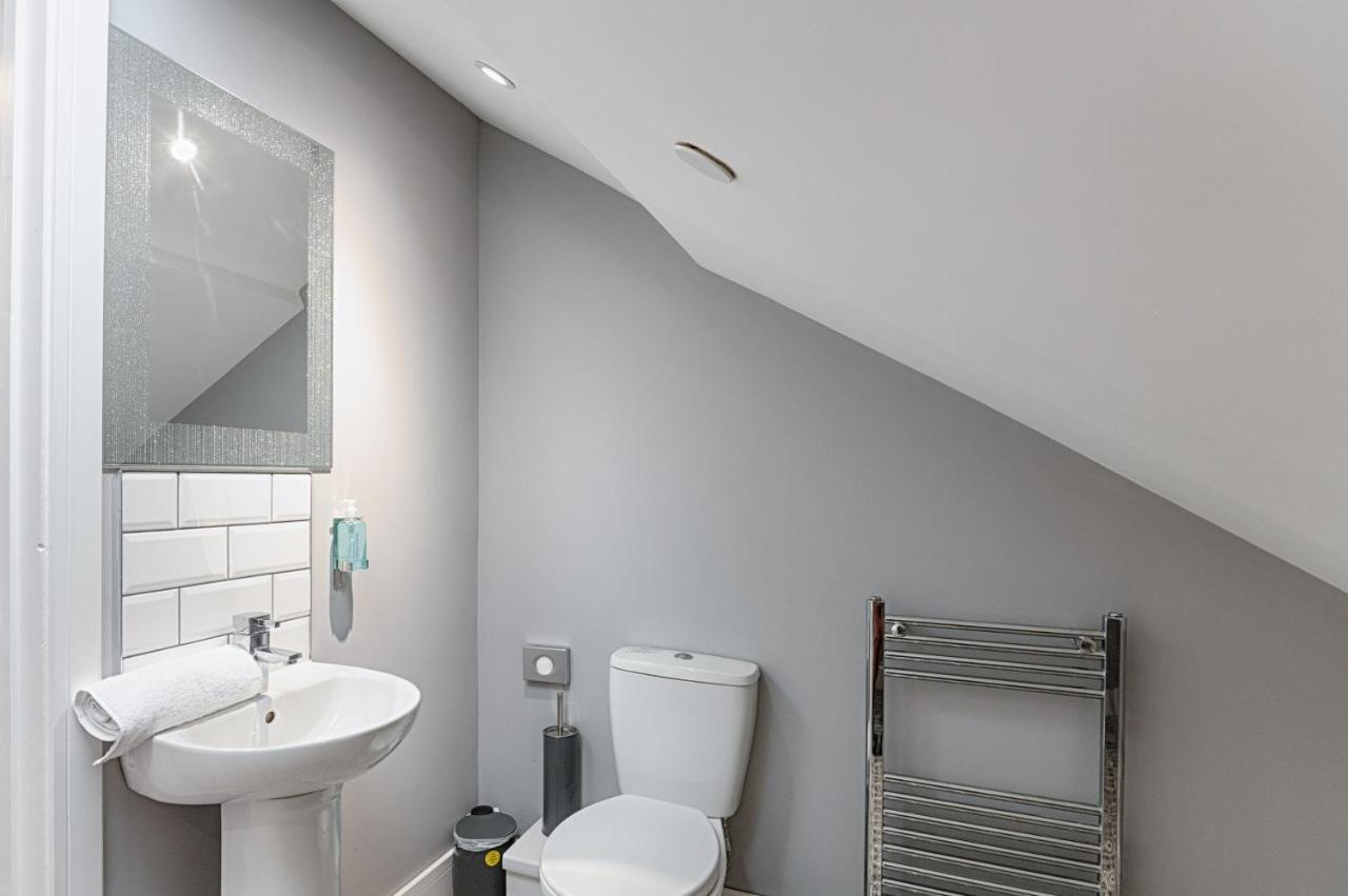 3Rm Flat, Smart Tv'S, Close To All Amenities Llanelli Exterior foto